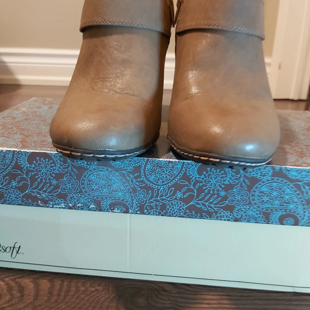 Euro soft Shannon women's tan booties size 10 - Picture 13 of 16